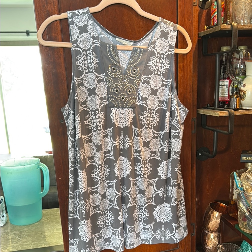 Magnolia Gray and White Tank Top
